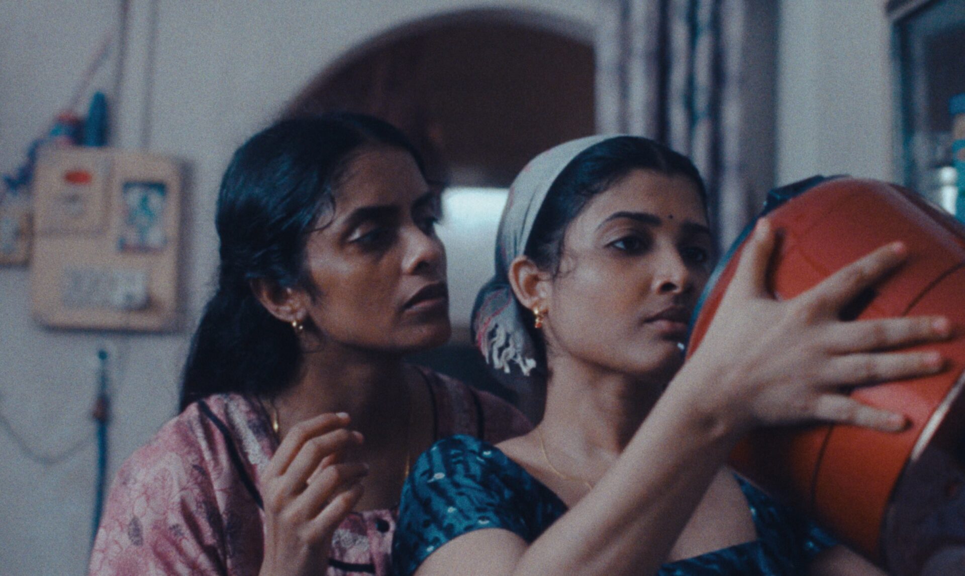 Kani Kusruti et Divya Prabha dans All we Imagine as Light © Condor Distribution